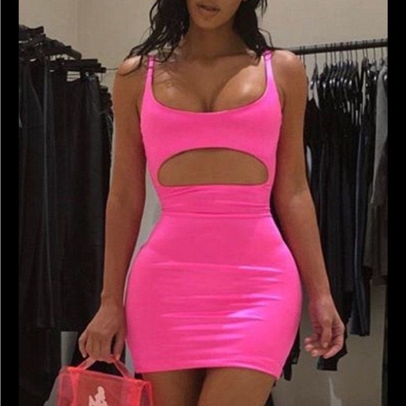 ❤️‍🔥SOLD❤️‍🔥 Cut To The Chase Mini Dress - Hot Pink - Picture 2 of 8
